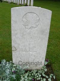 Etaples Military Cemetery - Howden, G W